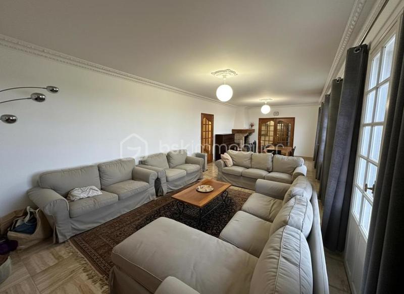 Maison en pierre - 208 m² - 9 pièces