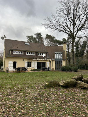 Maison - 220 m² - 9 pièces