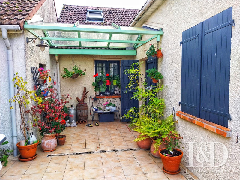 Maison traditionnelle - 157 m² - 7 pièces