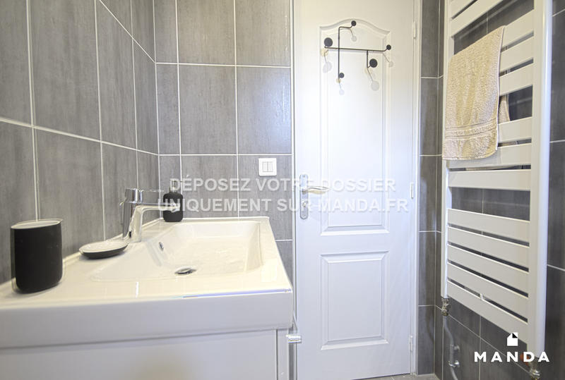 Chambre - 10 m² - 6 pièces