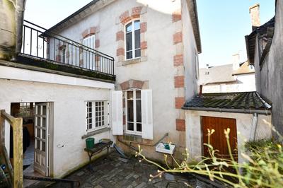 Maison - 150 m² - 9 pièces