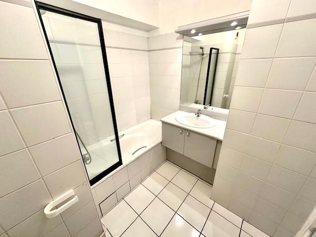 Studio - 30 m² - 1 pièce