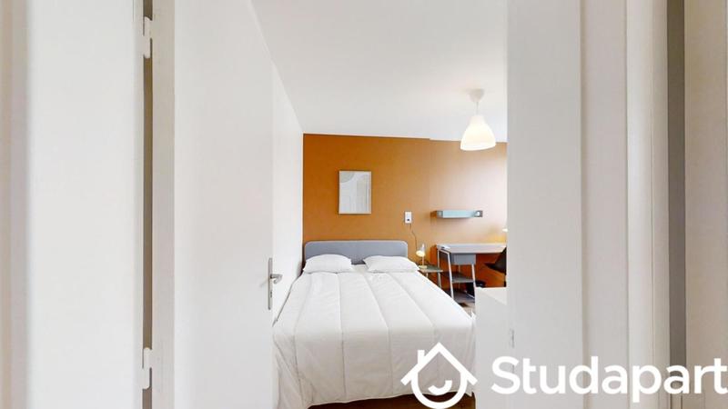 Chambre - 11 m² - 1 pièce