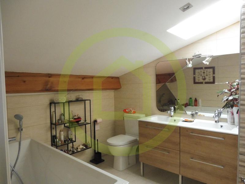 Maison - 215 m² - 9 pièces