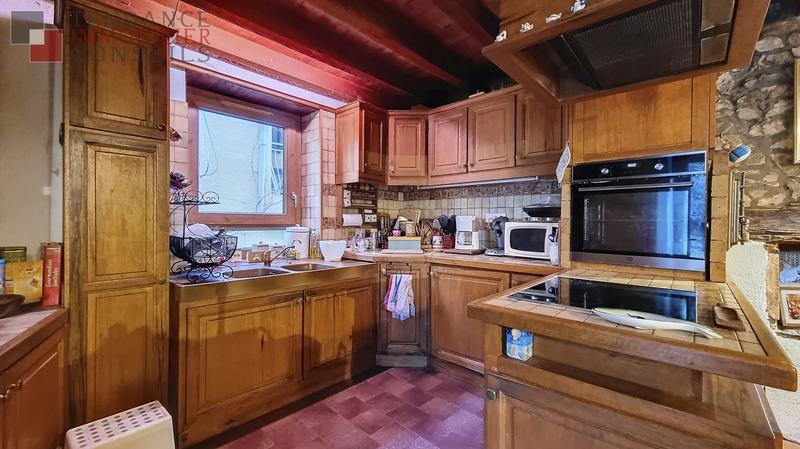 Maison - 528 m² - 17 pièces