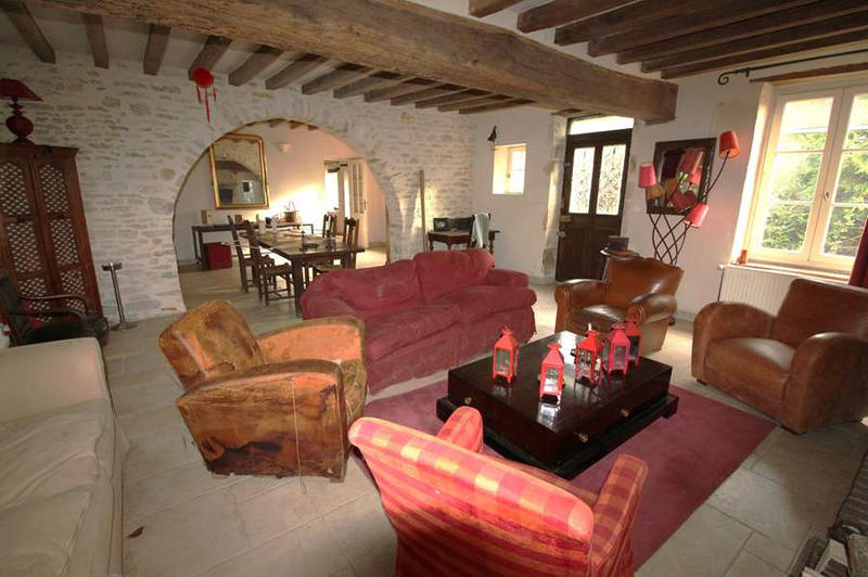 Maison - 280 m² - 11 pièces