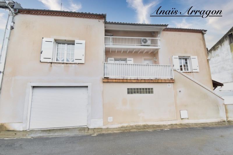 Maison de ville - 310 m² - 7 pièces