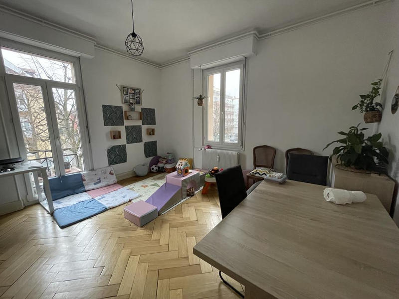 Appartement - 100 m² - 4 pièces