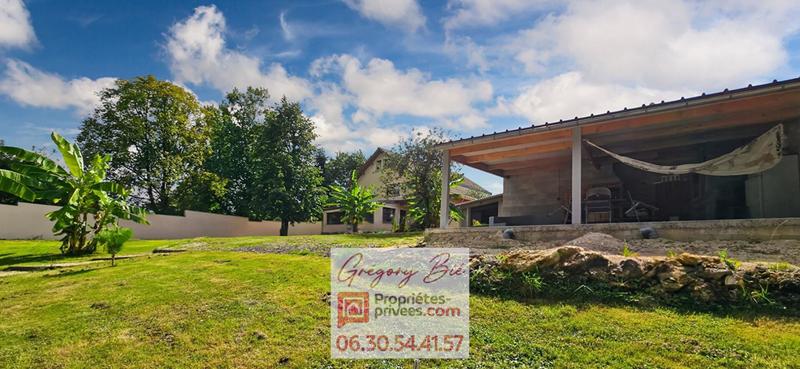 Maison - 270 m² - 9 pièces