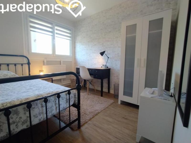 Chambre - 12 m² - 1 pièce