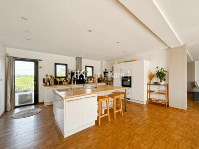 Maison - 185 m² - 4 pièces