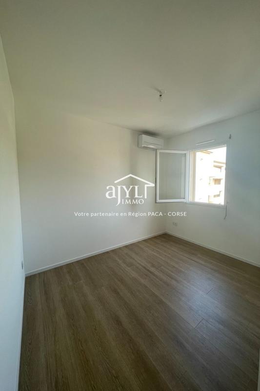 Appartement - 94 m² - 4 pièces