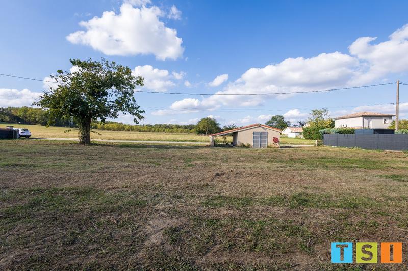 Terrain constructible - 1 080 m²