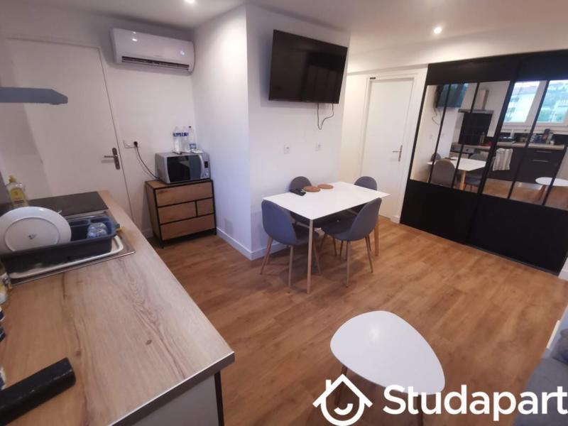 Chambre - 9 m² - 1 pièce