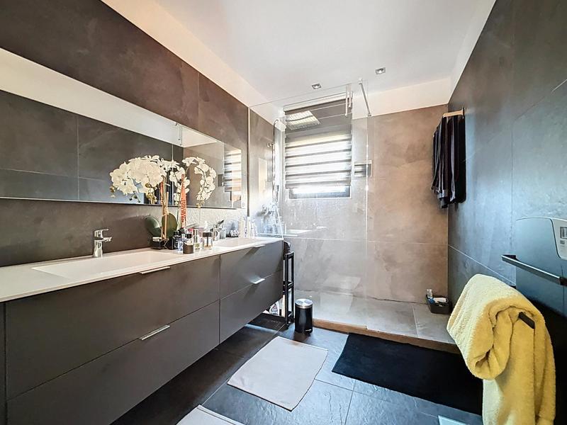 Maison - 145 m² - 5 pièces