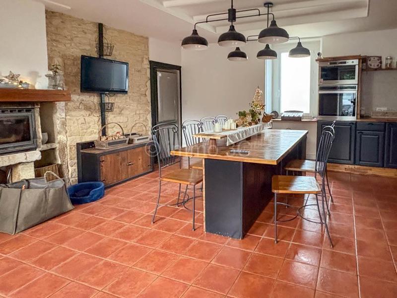 Maison en pierre - 201 m² - 8 pièces