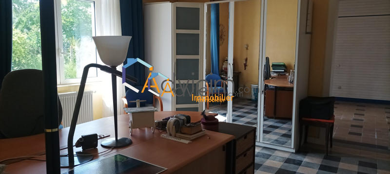 Maison - 210 m² - 7 pièces