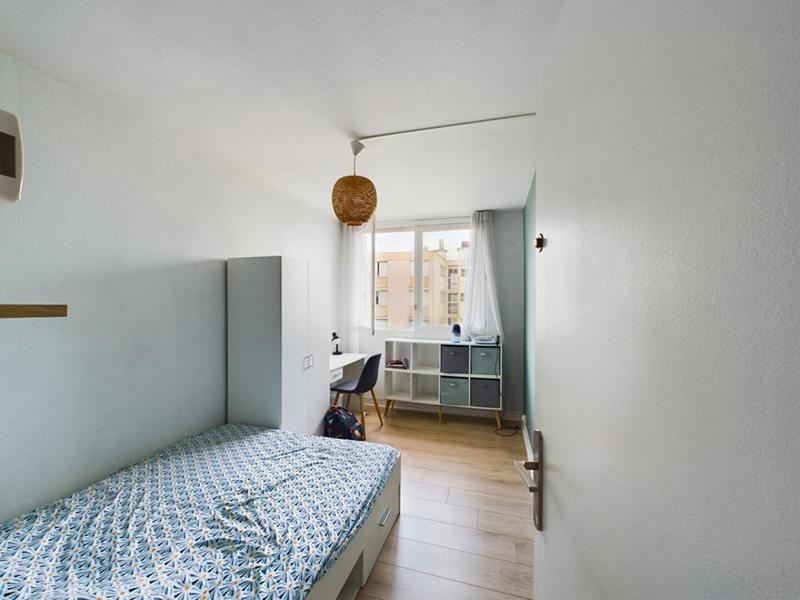 Appartement - 90 m² - 5 pièces