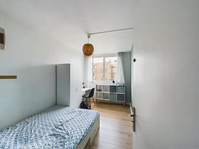 Appartement - 90 m² - 5 pièces