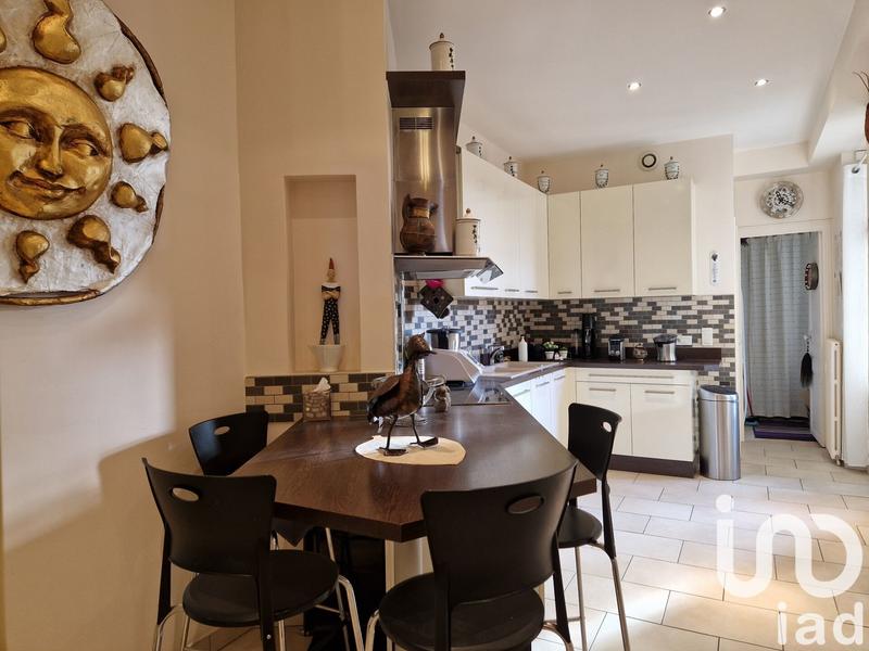 Appartement - 186 m² - 6 pièces