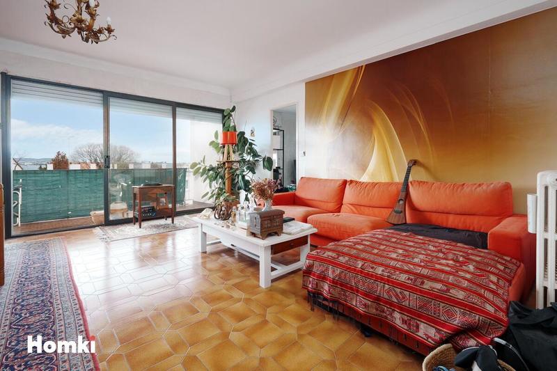 Appartement - 100 m² - 5 pièces