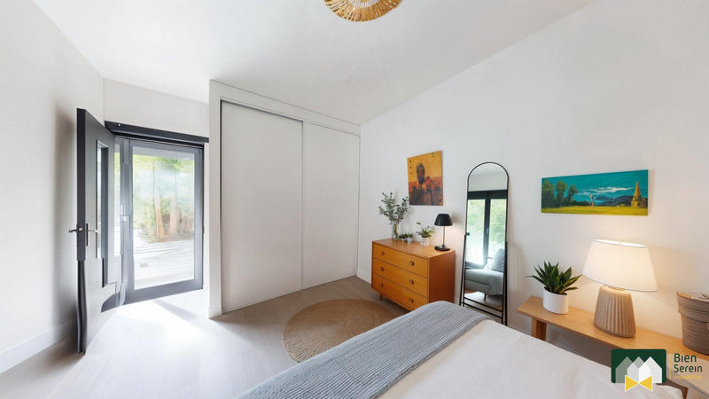 Maison - 223 m² - 8 pièces