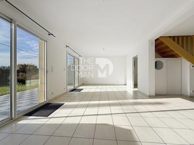 Maison - 99 m² - 4 pièces