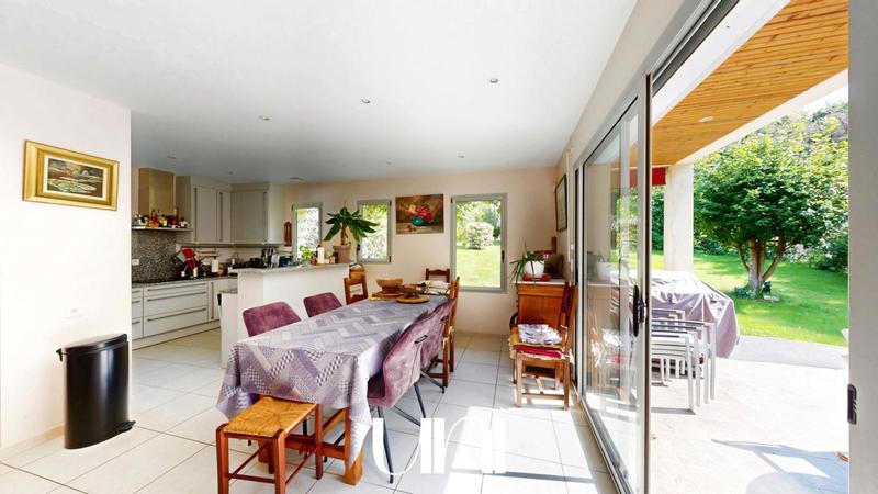 Maison - 264 m² - 8 pièces