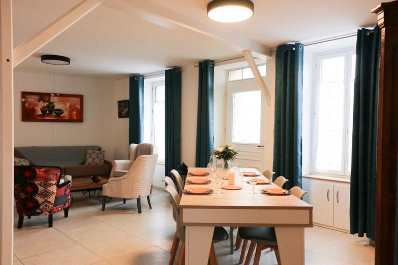 Maison - 373 m² - 20 pièces