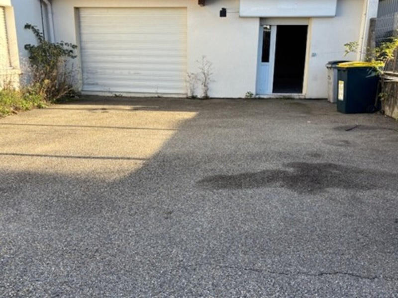 Local d'activité / Entrepôt - 100 m²