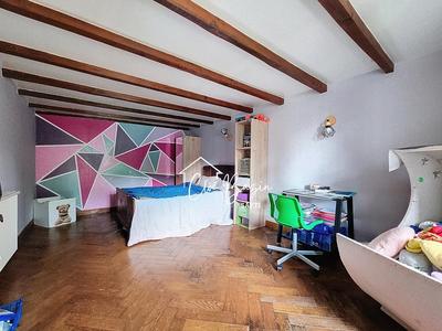 Maison - 216 m² - 7 pièces