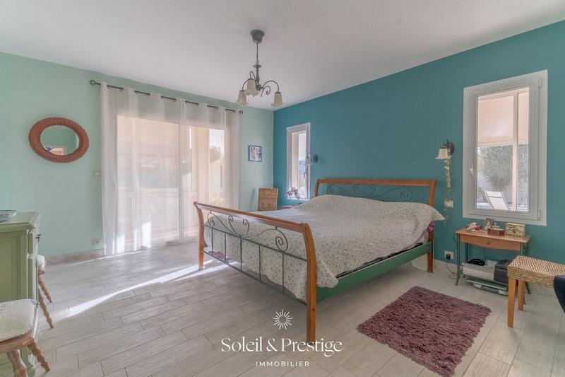 Maison - 220 m² - 5 pièces