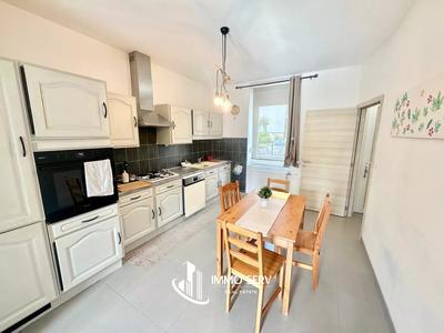 Maison - 90 m² - 5 pièces