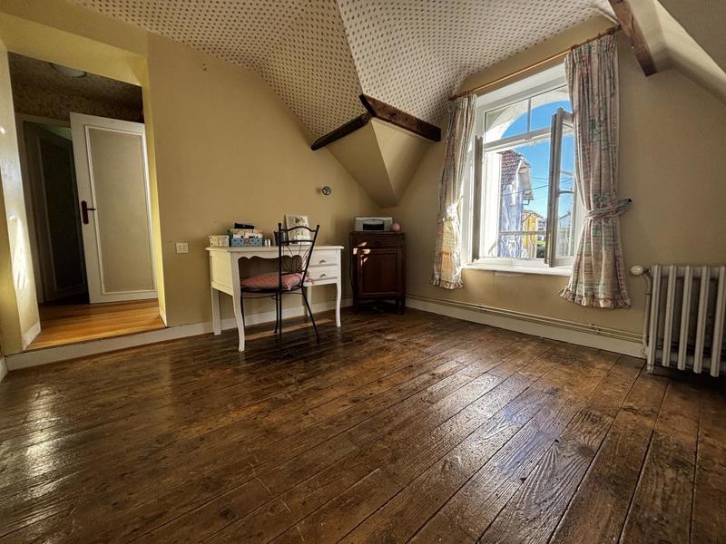 Maison - 140 m² - 7 pièces