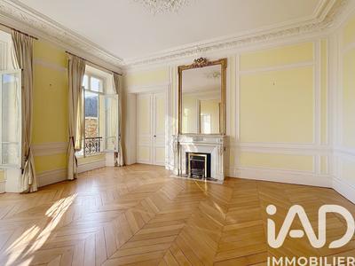 Appartement - 206 m² - 7 pièces