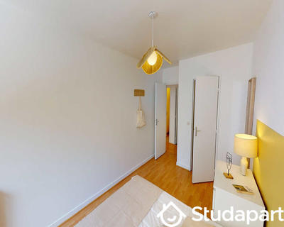 Chambre - 70 m² - 1 pièce