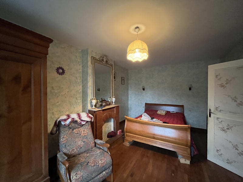 Maison - 222 m² - 5 pièces