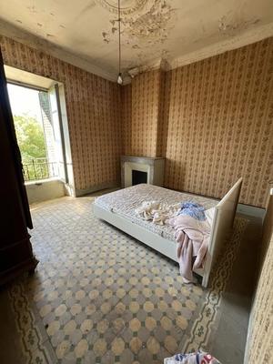 Maison - 315 m² - 15 pièces