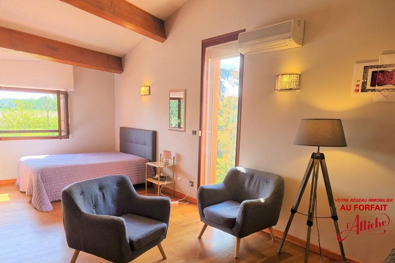 Maison - 255 m² - 7 pièces