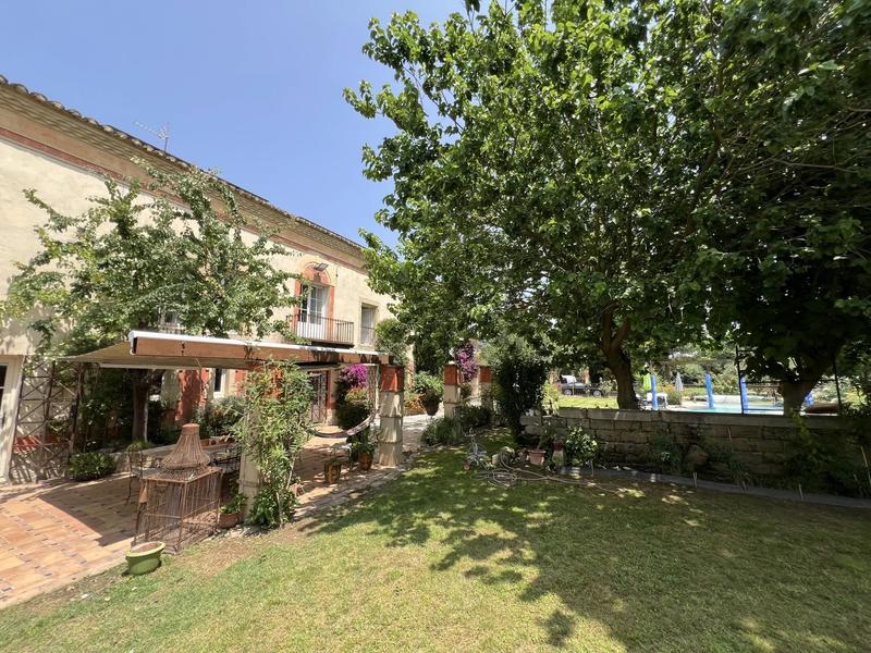 Mas - 380 m² - 9 pièces