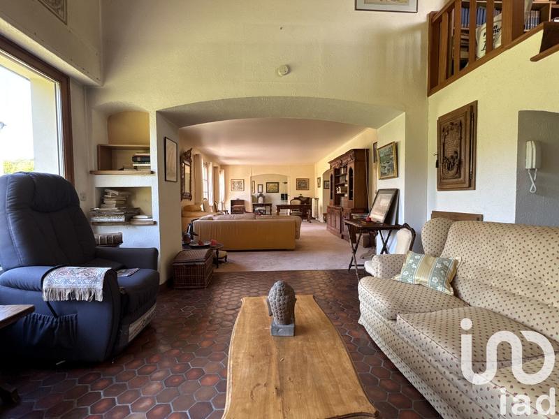 Maison - 320 m² - 9 pièces