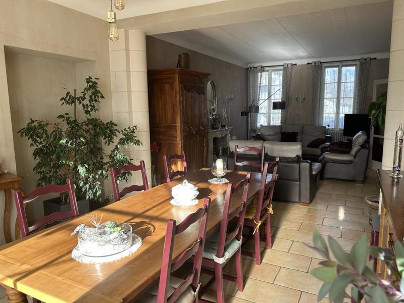 Maison - 309 m² - 8 pièces