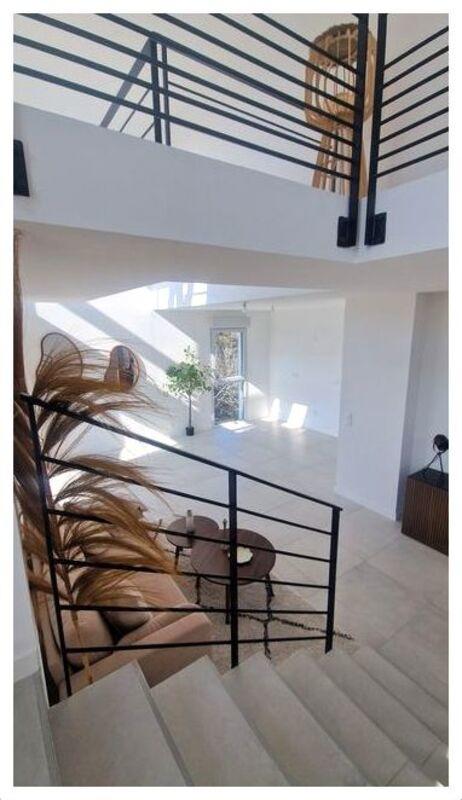 Appartement - 111 m² - 4 pièces