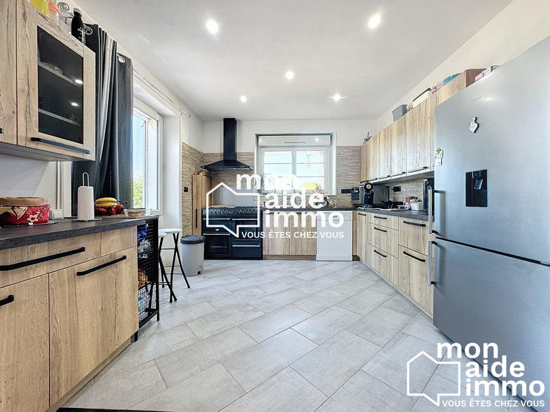 Maison - 140 m² - 5 pièces