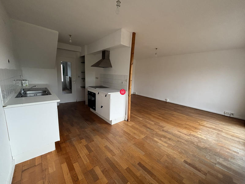 Maison - 93 m² - 5 pièces