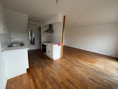 Maison - 93 m² - 5 pièces