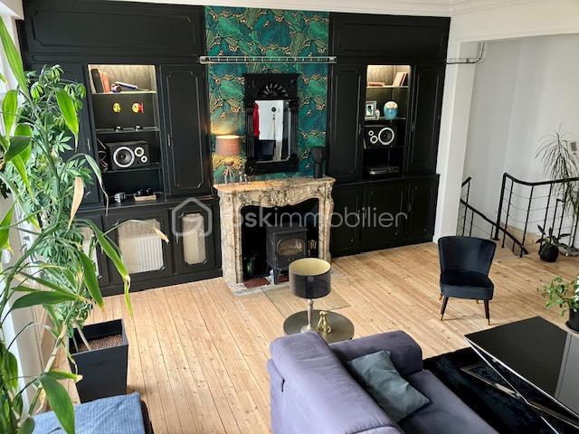 Maison - 228 m² - 9 pièces