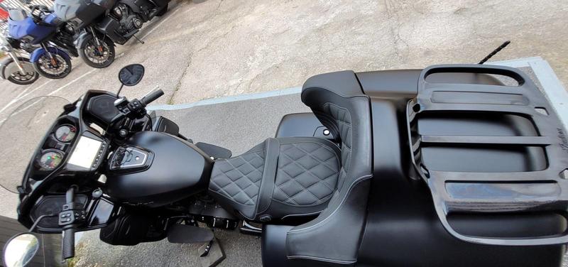 Indian Pursuit Dark Horse