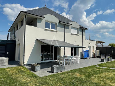 Maison - 188 m² - 7 pièces