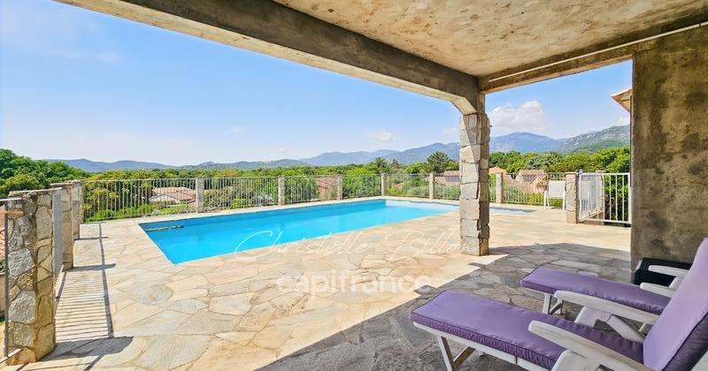 Villa - 246 m² - 10 pièces